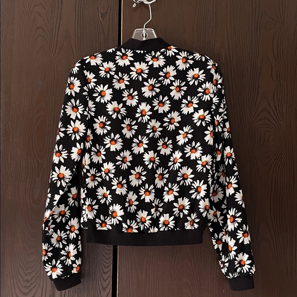 Wet Seal black jacket with white daisies. Size Small. - Picture 5 of 9